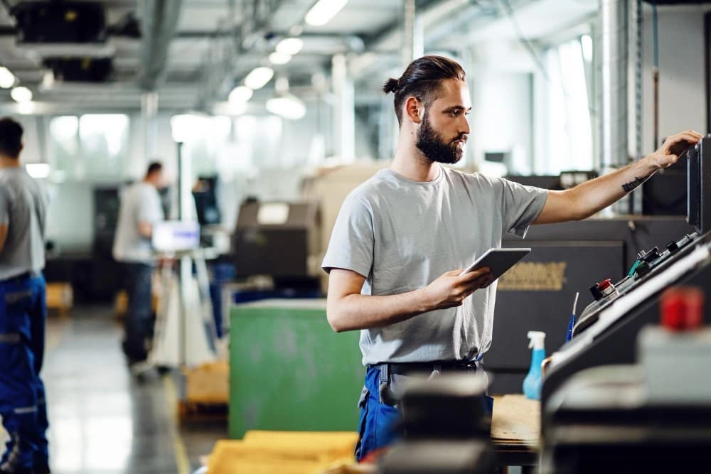 IT and OT convergence architecture in a factory